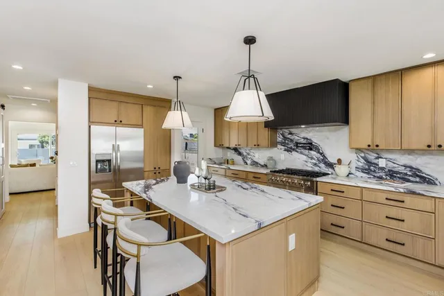 $1,349,000 | 14362 Collins Street, Sherman Oaks, CA 91401