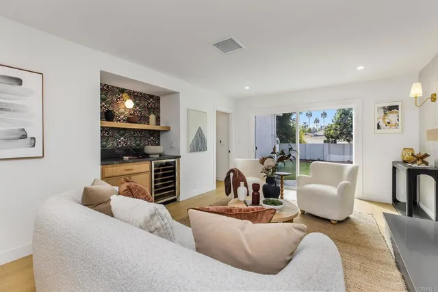 $1,349,000 | 14362 Collins Street, Sherman Oaks, CA 91401