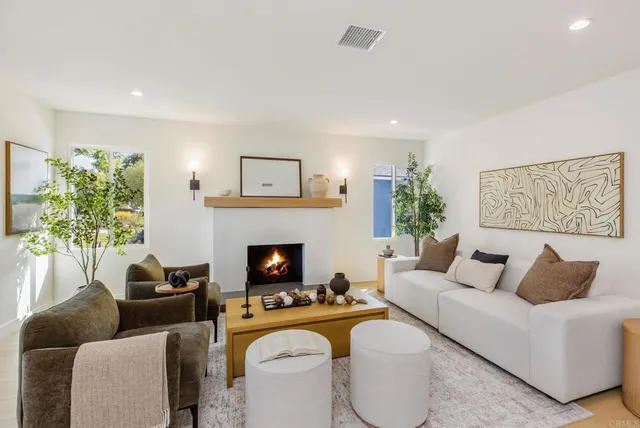 $1,349,000 | 14362 Collins Street, Sherman Oaks, CA 91401