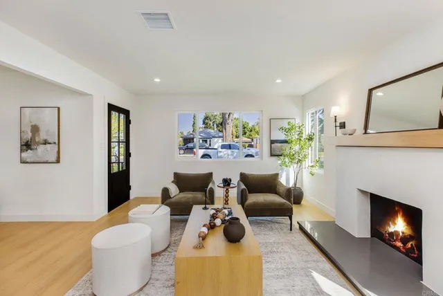 $1,349,000 | 14362 Collins Street, Sherman Oaks, CA 91401
