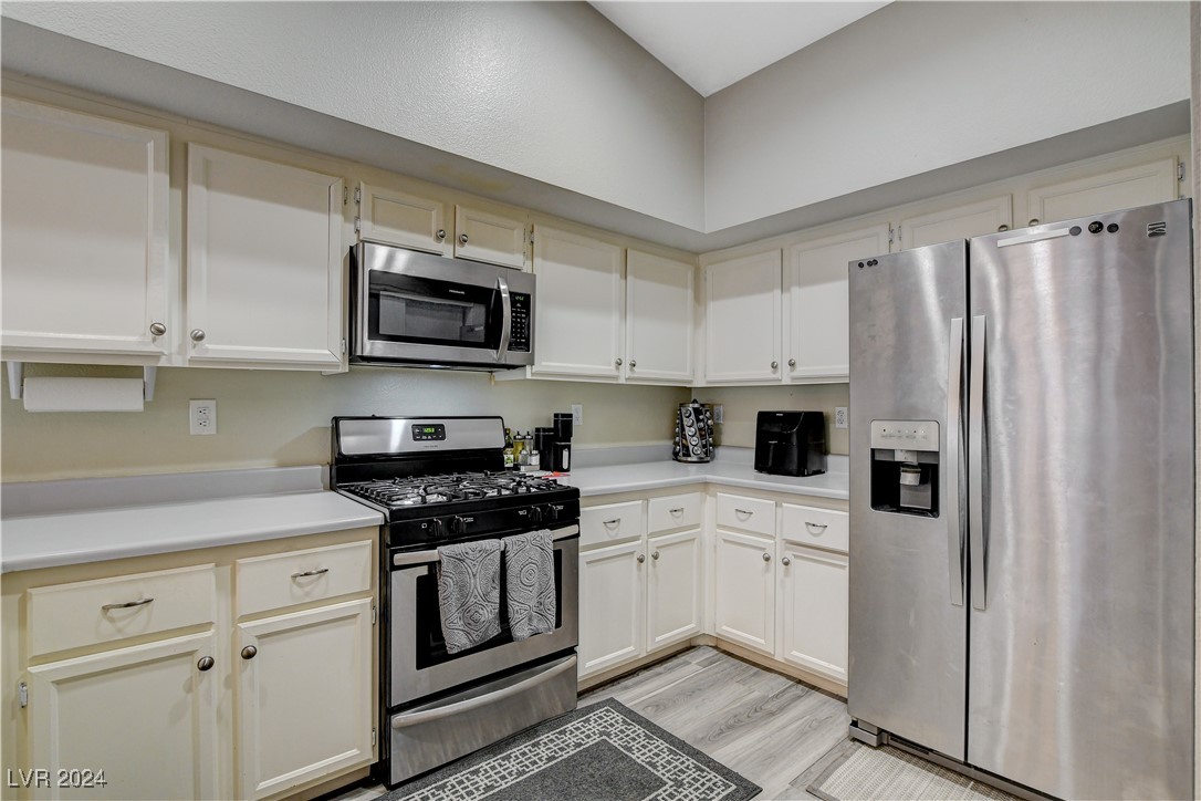 4810 Black Bear Road, Unit 202 Las Vegas, NV 89149 - Photo 9 of 56