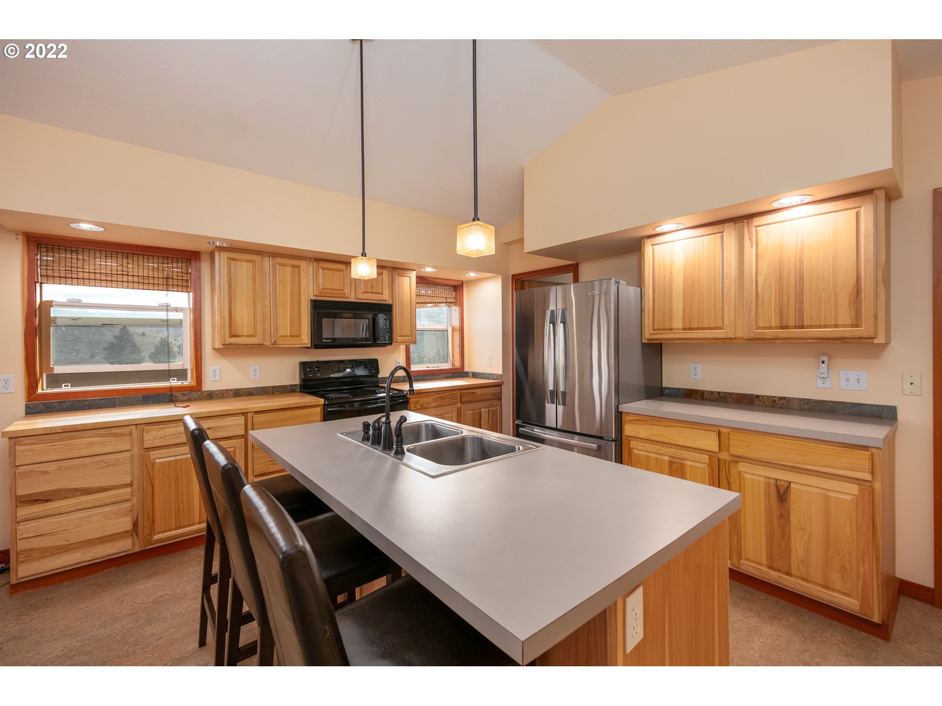 1431 Fish Tail Road Maupin, OR 97037 - Photo 11 of 20 Gallery Image 11
