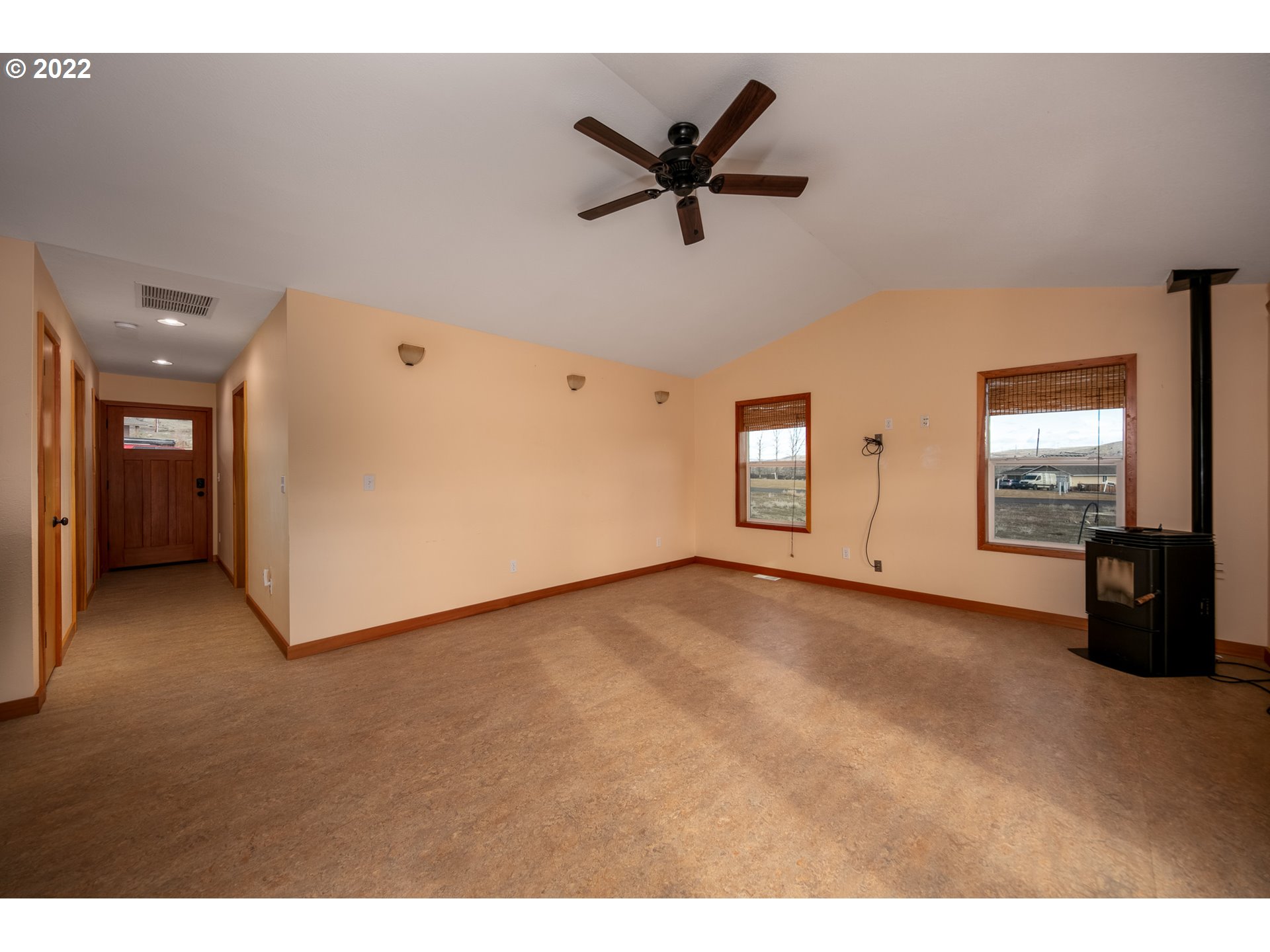 1431 Fish Tail Road Maupin, OR 97037 - Photo 9 of 20 Gallery Image 9