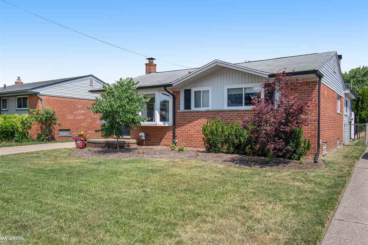 18049 Rainbow Road Fraser, MI 48026 - Photo 3 of 25