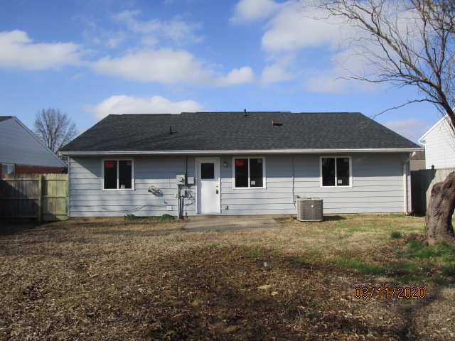 4209 Spring Valley Road Evansville, IN 47715 - Photo 2 of 15