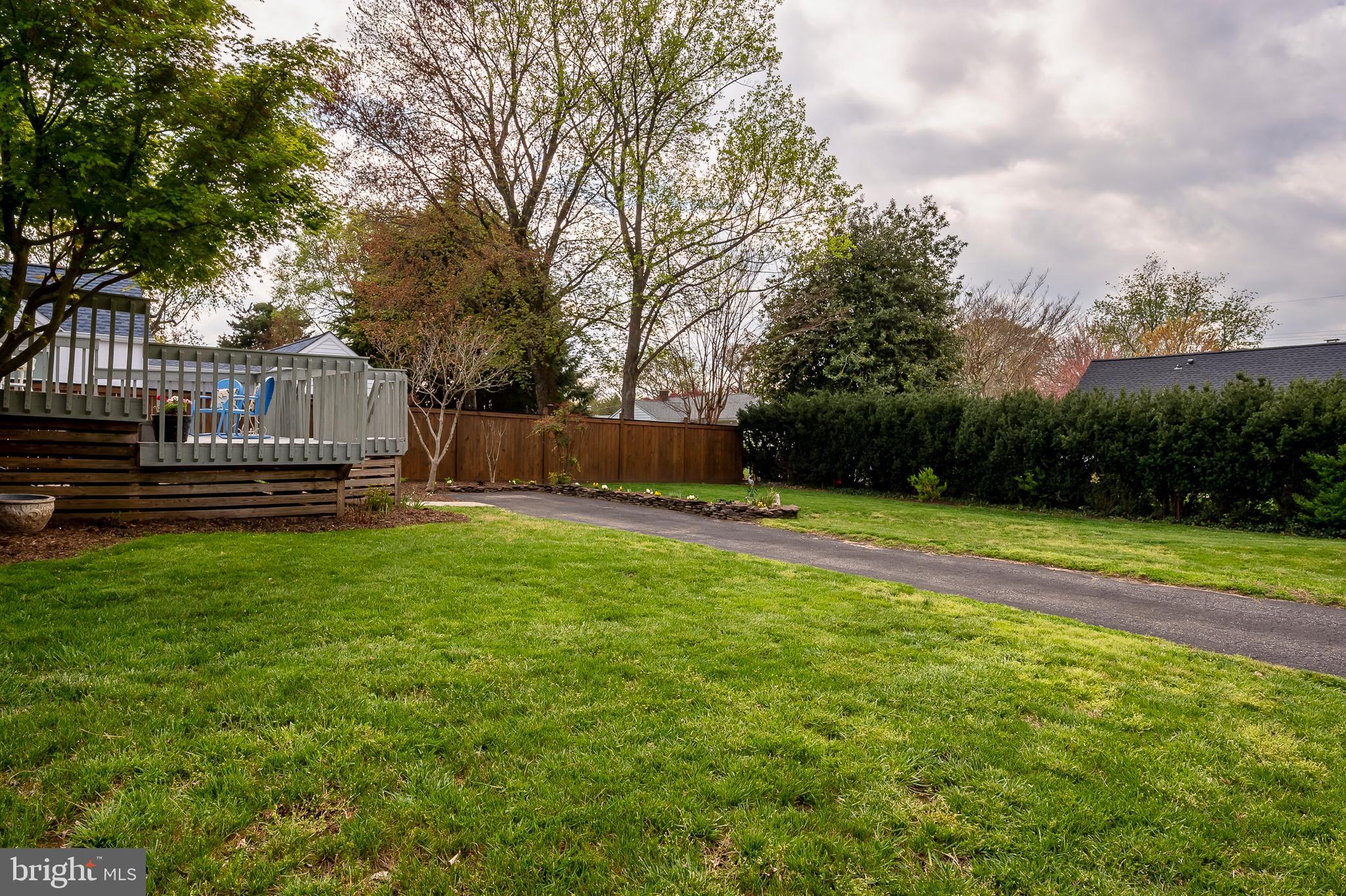 135 Farragut Road Annapolis, MD 21401 - Photo 22 of 26 Back yard and driveway
