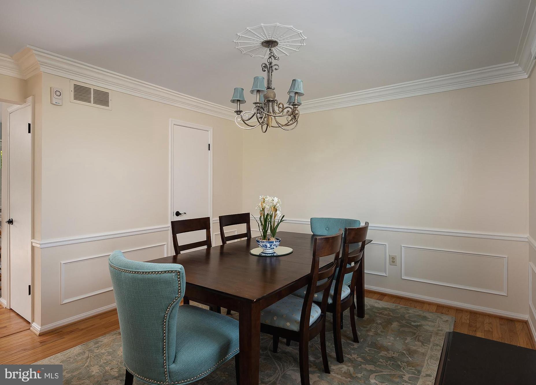 135 Farragut Road Annapolis, MD 21401 - Photo 10 of 26 Dining room