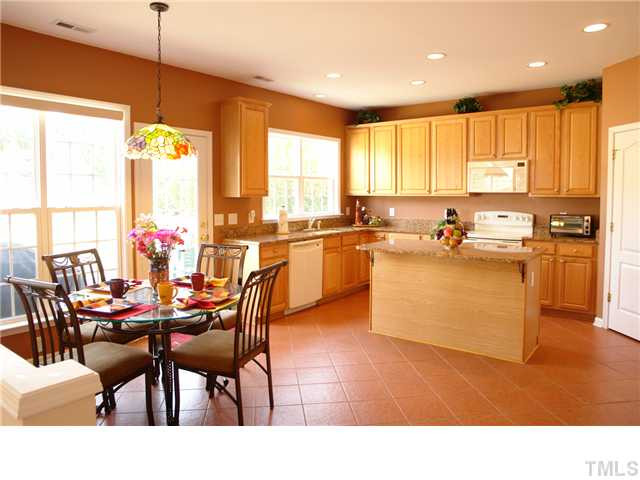7622 Vista Del Rey Lane Raleigh, NC 27613 - Photo 5 of 12 Kitchen
