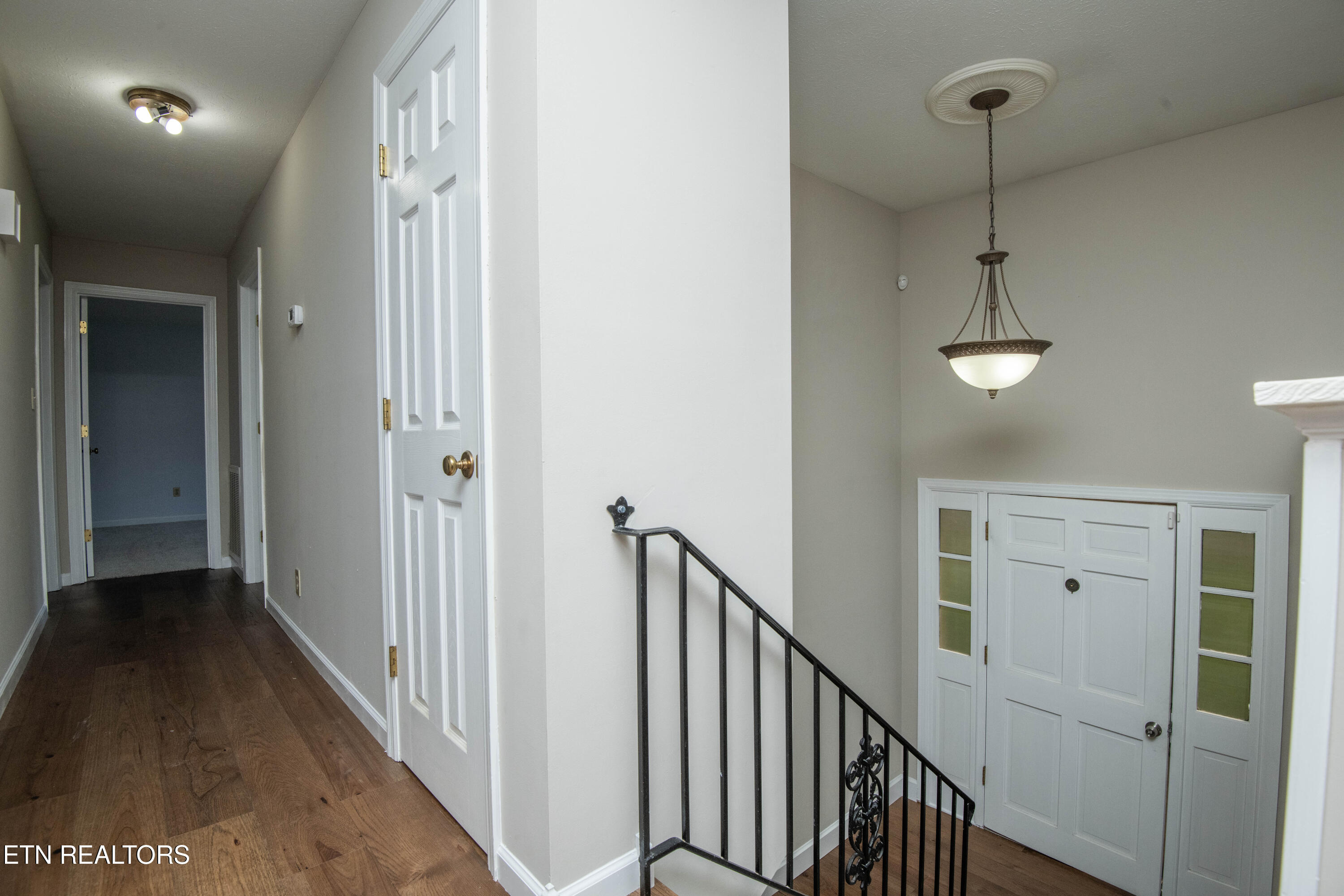 603 Riverbend Road Clinton, TN 37716 - Photo 6 of 60 foyer