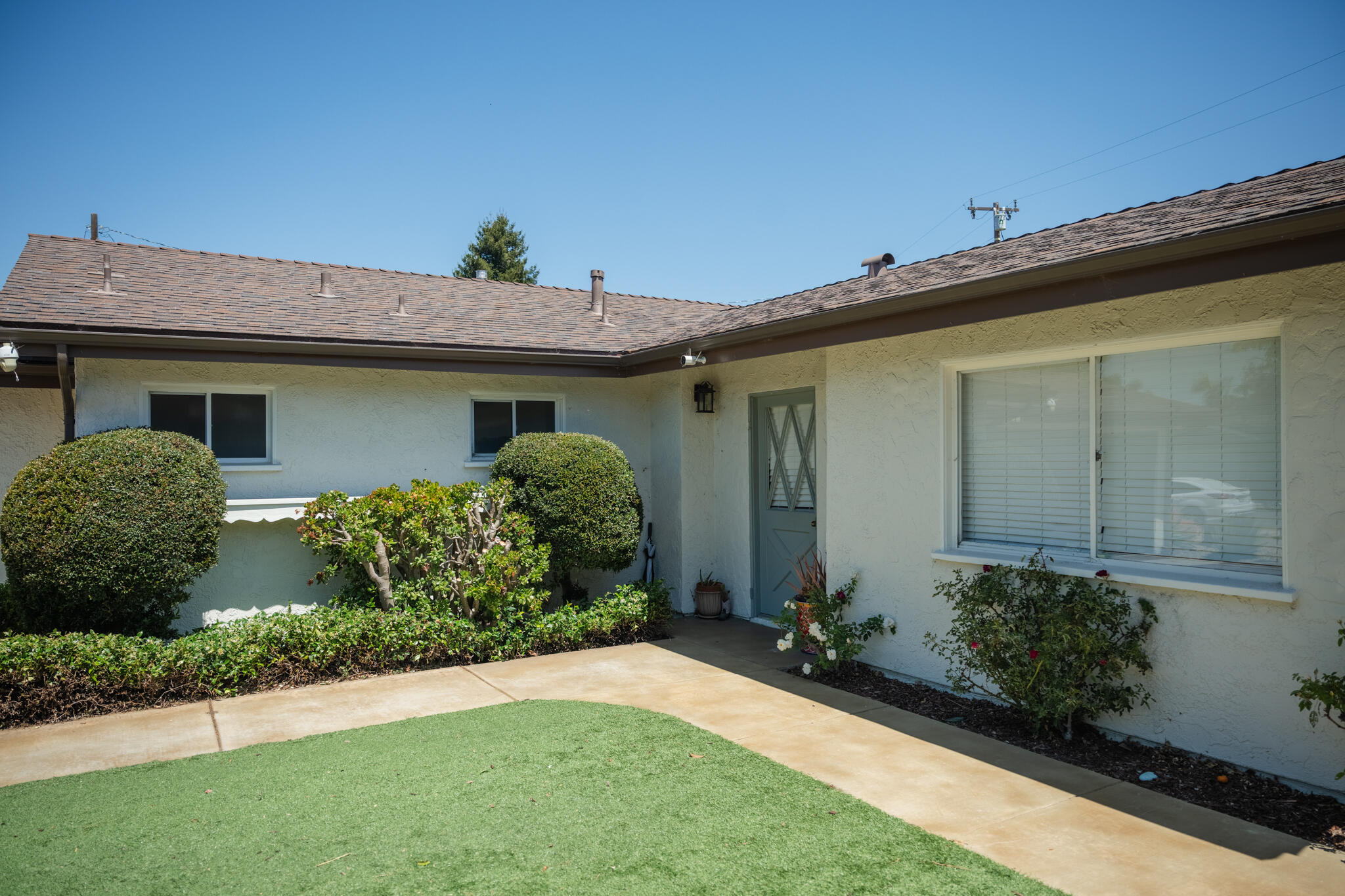 676 San Ramon Drive Santa Barbara, CA 93111 - Photo 6 of 9 a front view of a house with garden