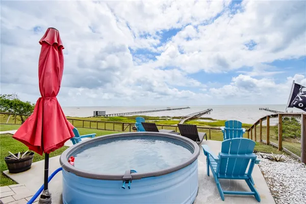 $710,000 | 2006 1st Street, Bayside, TX 78340