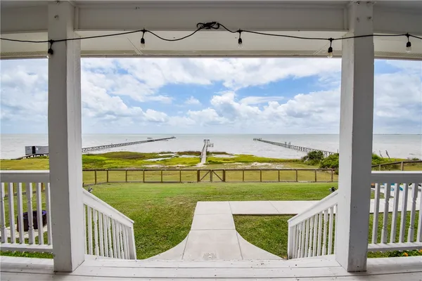 $710,000 | 2006 1st Street, Bayside, TX 78340