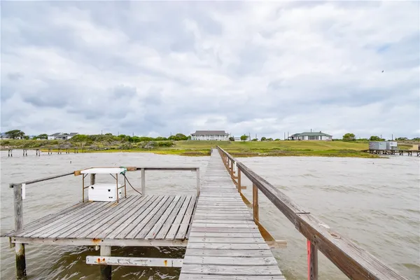 $710,000 | 2006 1st Street, Bayside, TX 78340