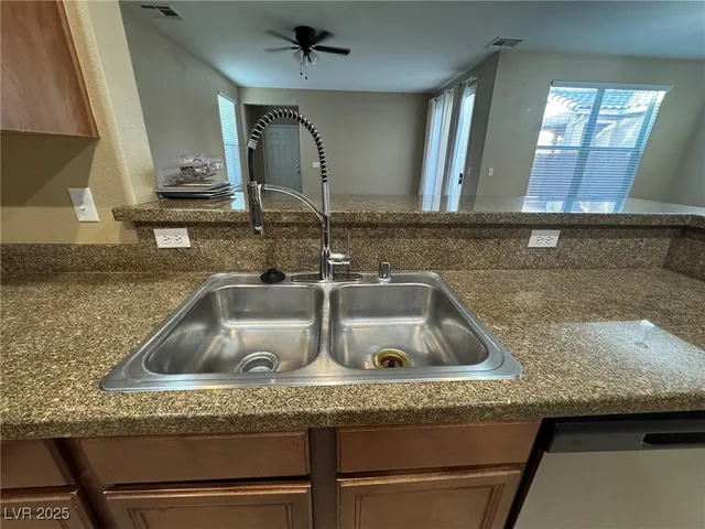 $1,995 | 8978 Partridge Hill Street, Las Vegas, NV 89148