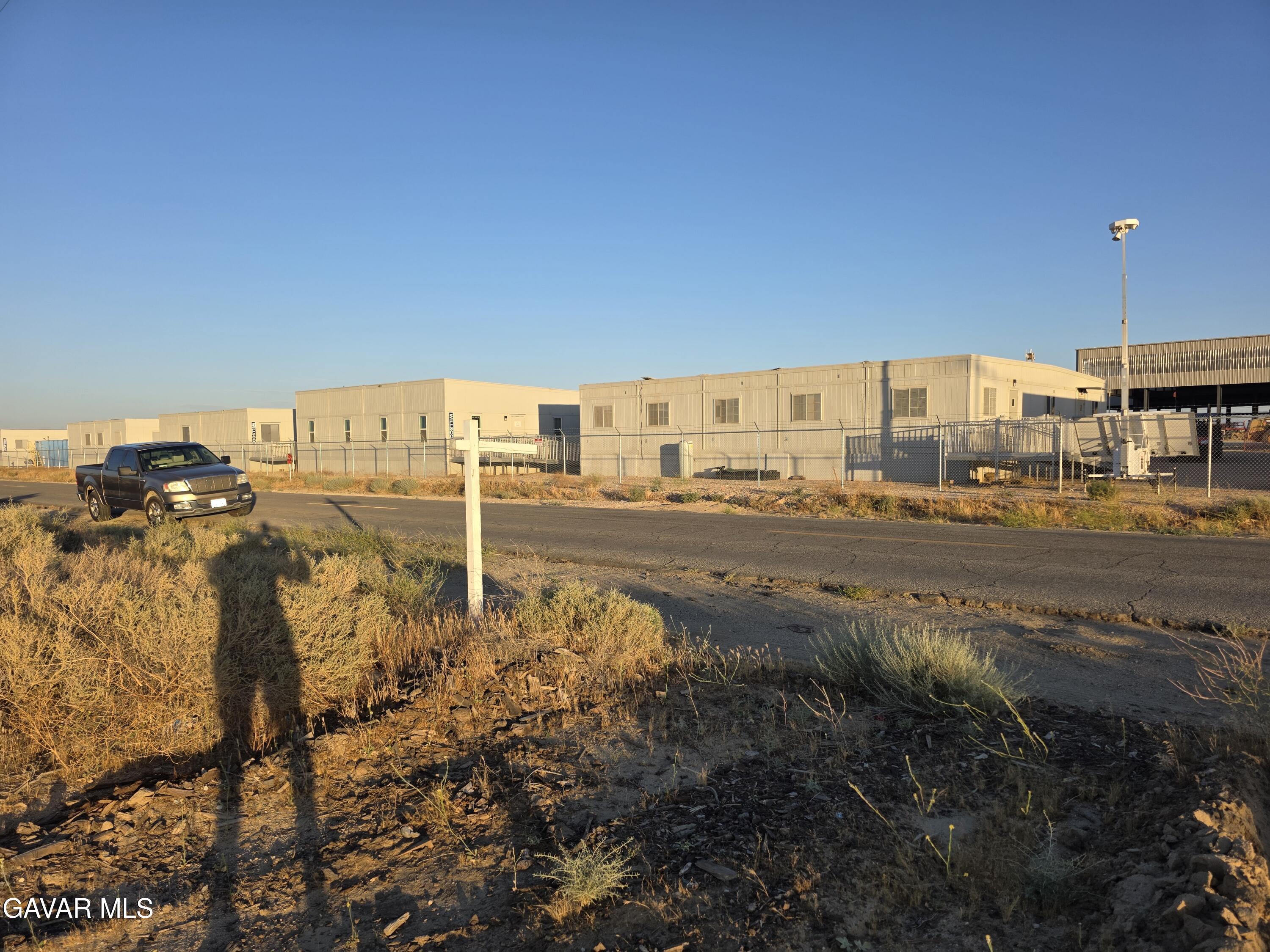 Sopp Road Mojave, CA 93501 - Photo 4 of 12 a view of a city