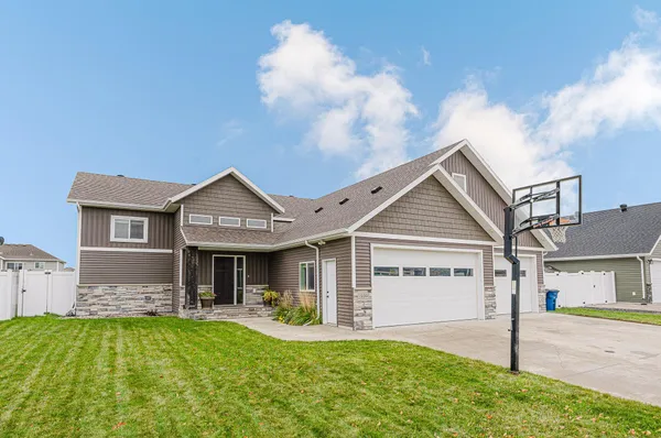 $474,900 | 1809 42nd Street South, Moorhead, MN 56560