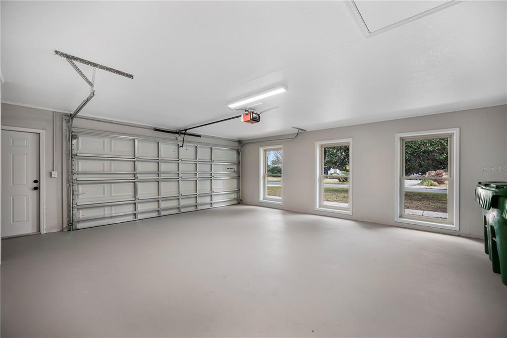 241 Greenfield Road Winter Haven, FL 33884 - Photo 22 of 43 a view of a livingroom with windows