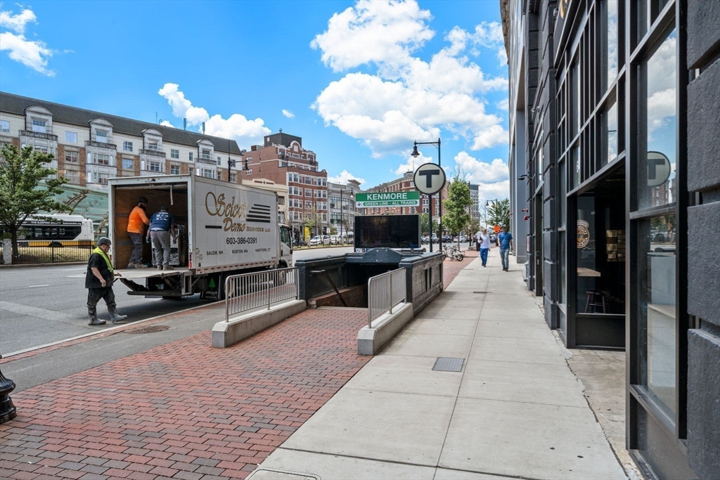 636 Beacon Street, Unit 505 Boston, MA 02215 - Photo 19 of 26