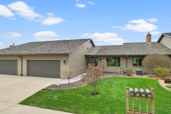 $475,000 | 970 Rolling Greens Lane, Hutchinson, MN 55350