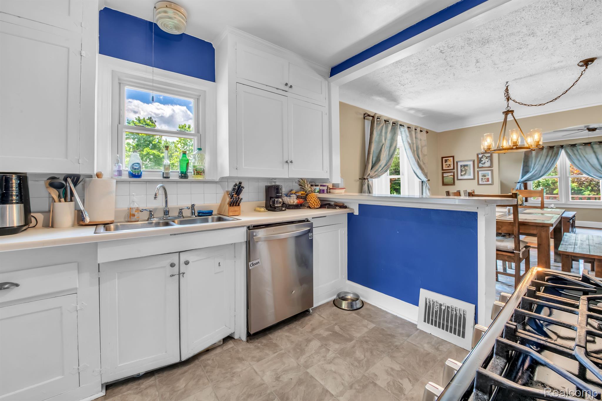 21875 Dickinson Road New Boston, MI 48164 - Photo 16 of 36 Gallery Image 16