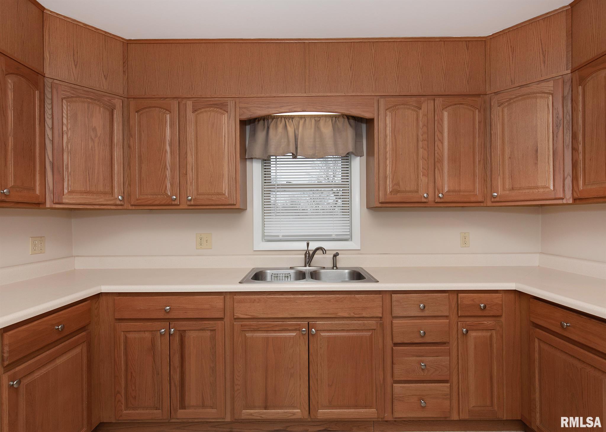 2603 Telegraph Road Davenport, IA 52802 - Photo 12 of 31 Gallery Image 12