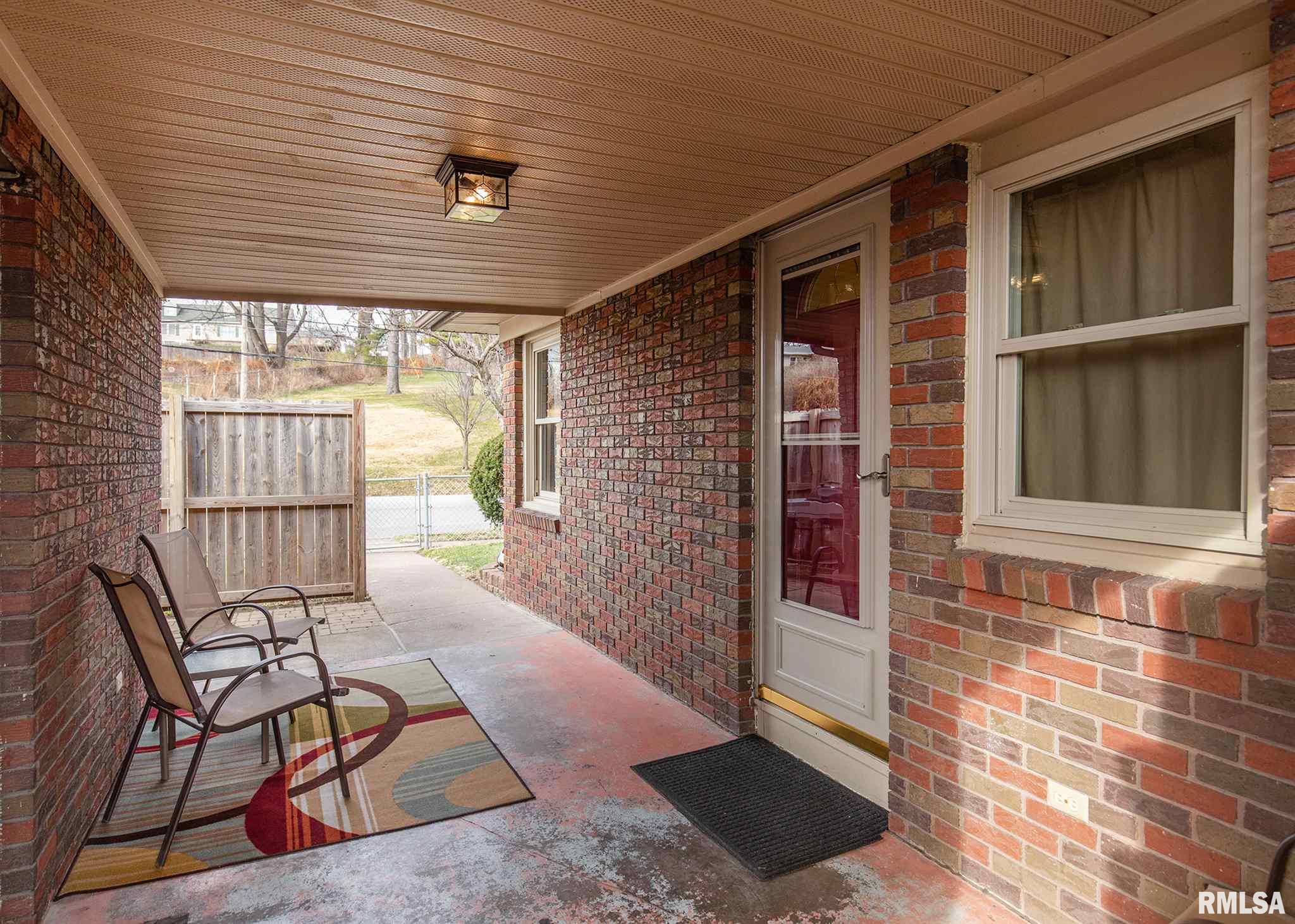 2603 Telegraph Road Davenport, IA 52802 - Photo 6 of 31 Gallery Image 6