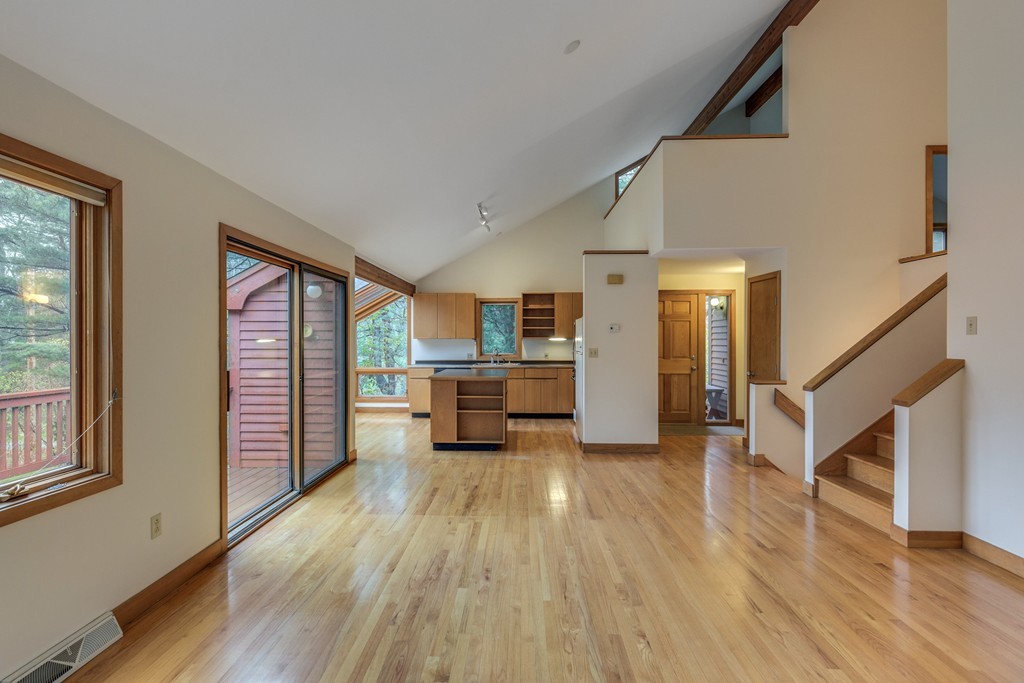 2 King Philip Road Gloucester, MA 01930 - Photo 4 of 17 Gallery Image 4