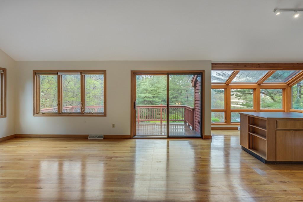 2 King Philip Road Gloucester, MA 01930 - Photo 5 of 17 Gallery Image 5