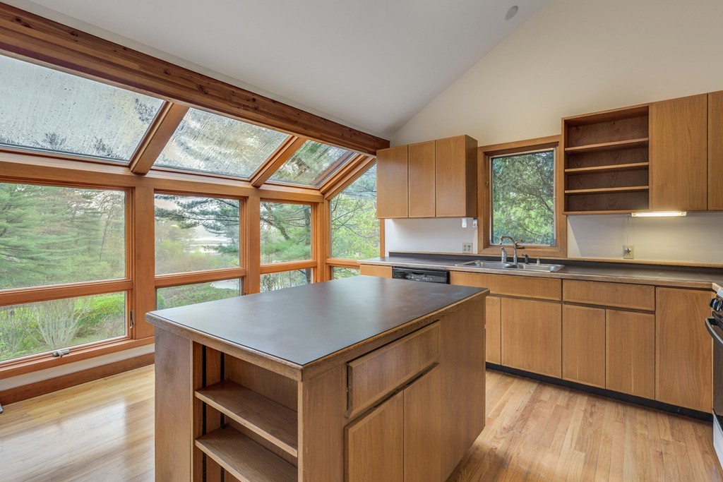 2 King Philip Road Gloucester, MA 01930 - Photo 6 of 17 Gallery Image 6