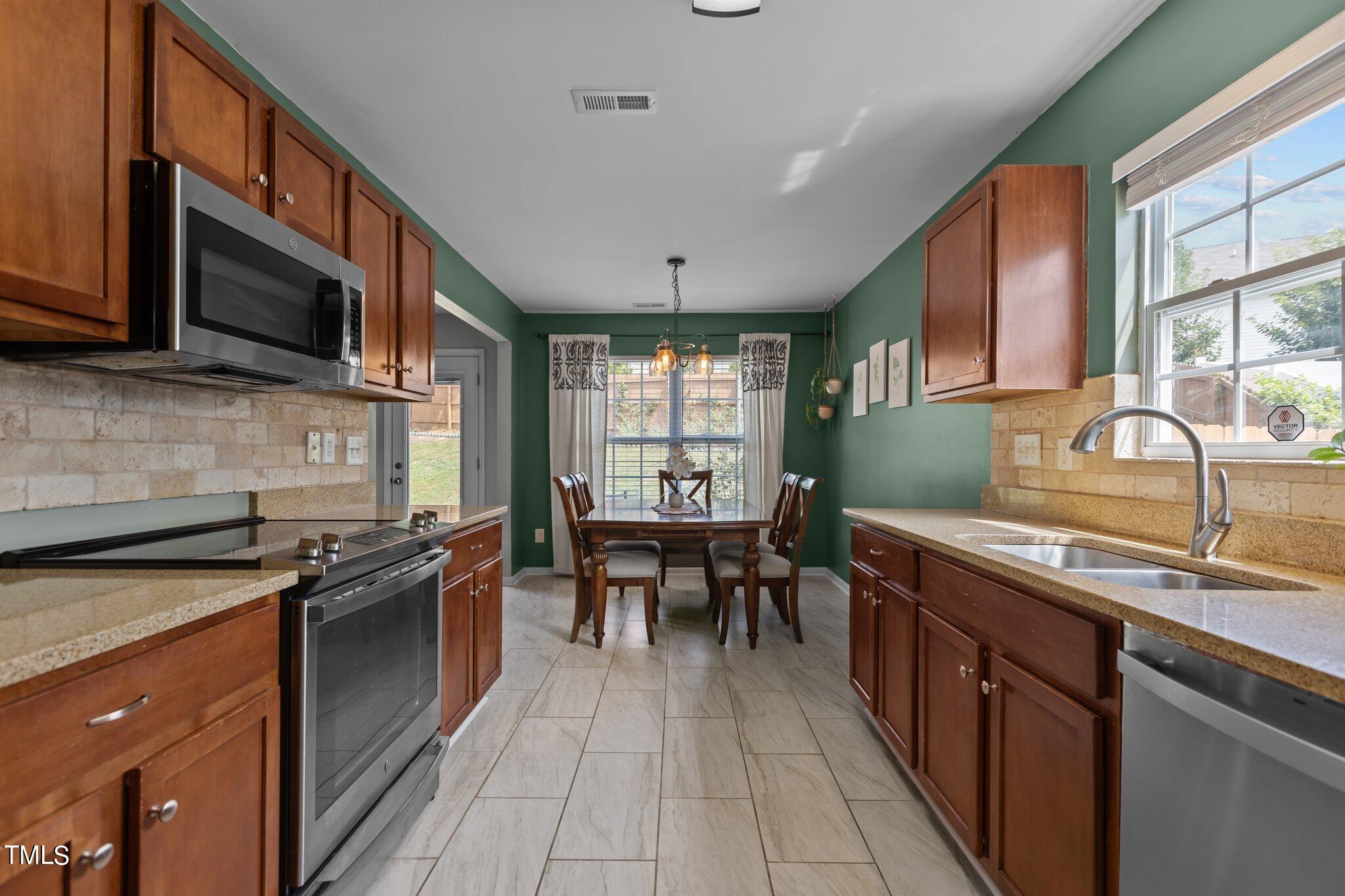 3404 Fatima Court Raleigh, NC 27610 - Photo 10 of 42 14-web-or-mls-IMGL8228