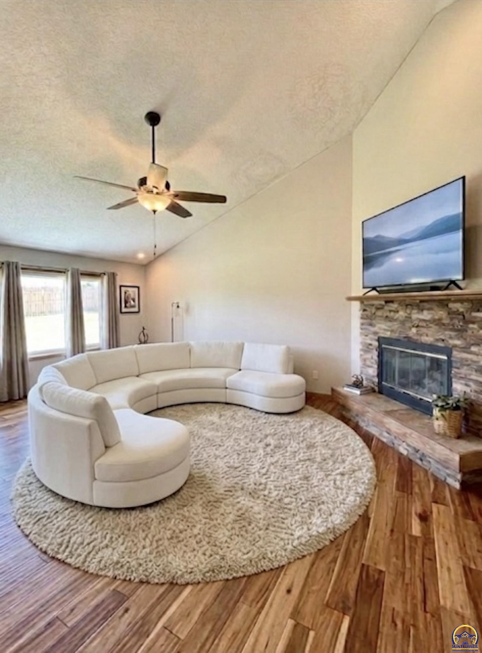 6506 Crescent Rim Drive Ozawkie, KS 66070 - Photo 4 of 77 Living Room