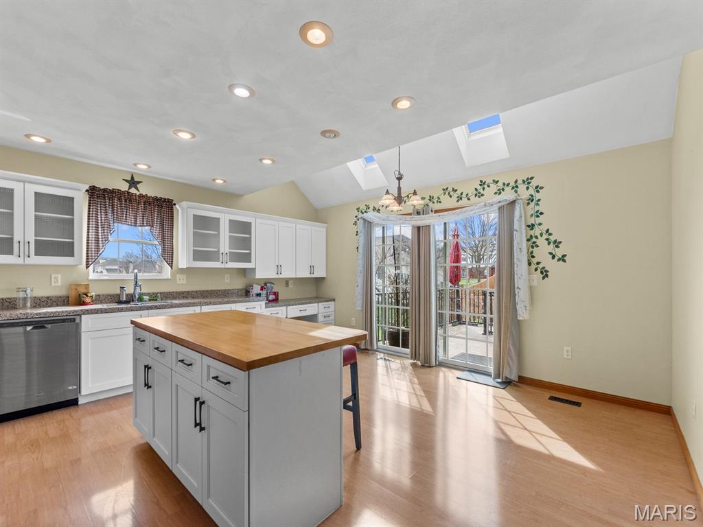 1219 Quail Ridge Court Belleville, IL 62221 - Photo 9 of 42