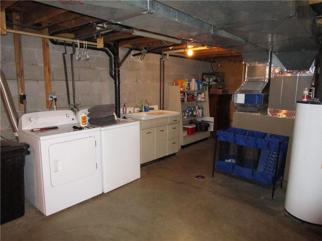2872 Gull Lane Transfer, PA 16154 - Photo 21 of 26