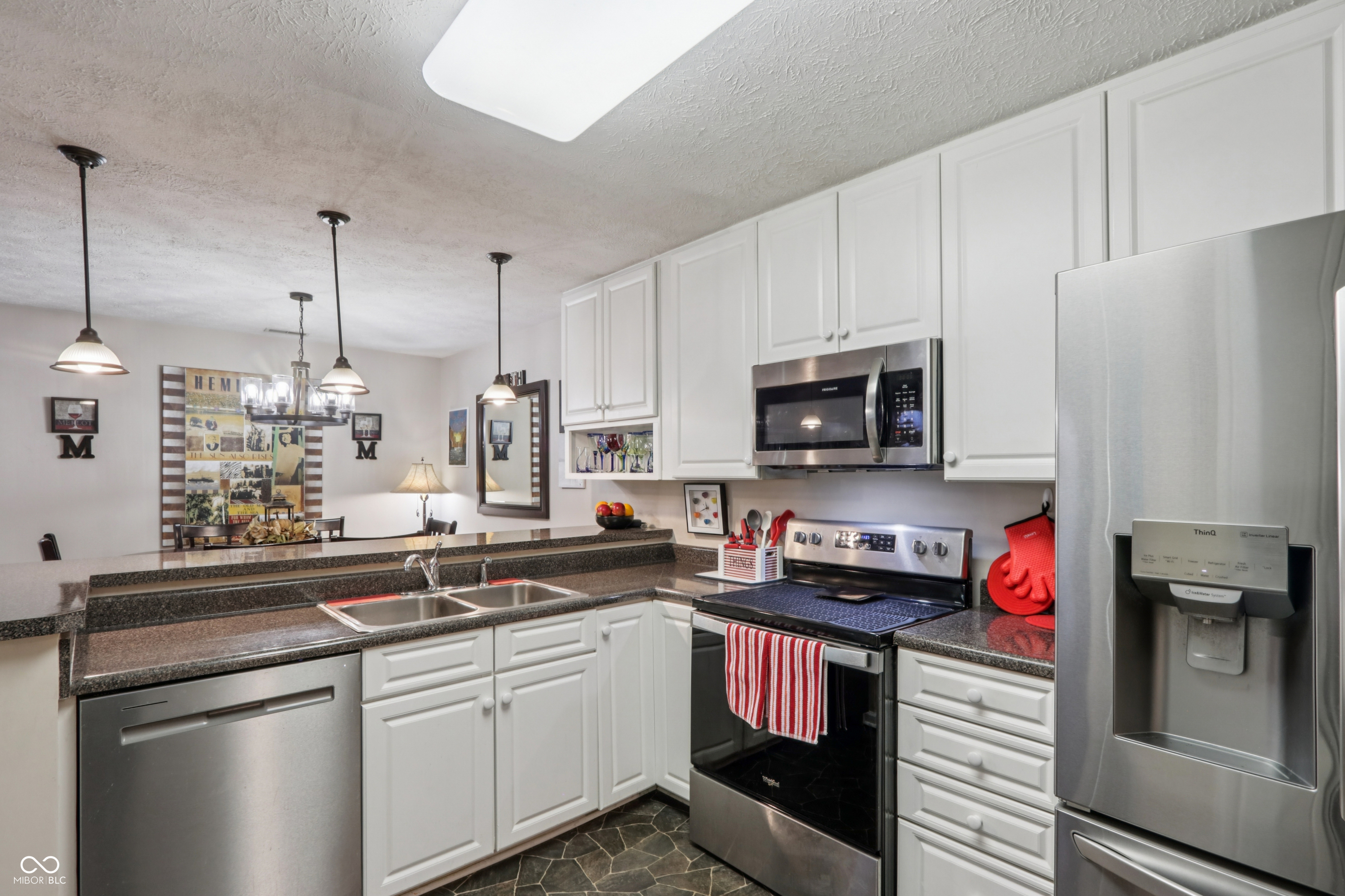 11291 Courtyard Way Fishers, IN 46038 - Photo 15 of 47