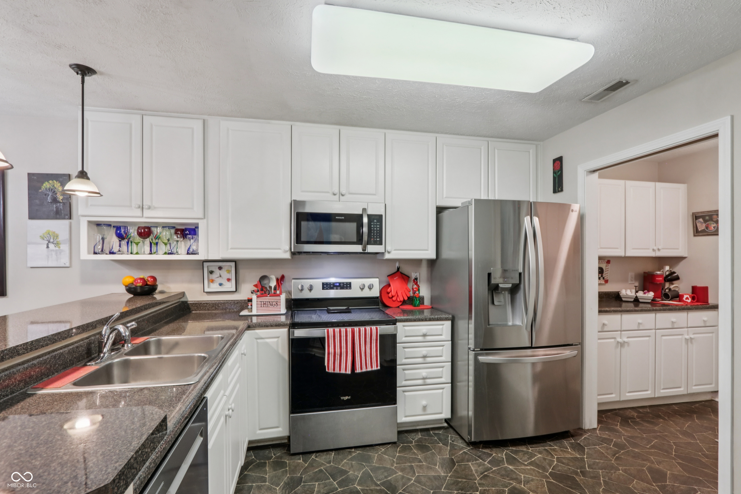 11291 Courtyard Way Fishers, IN 46038 - Photo 16 of 47