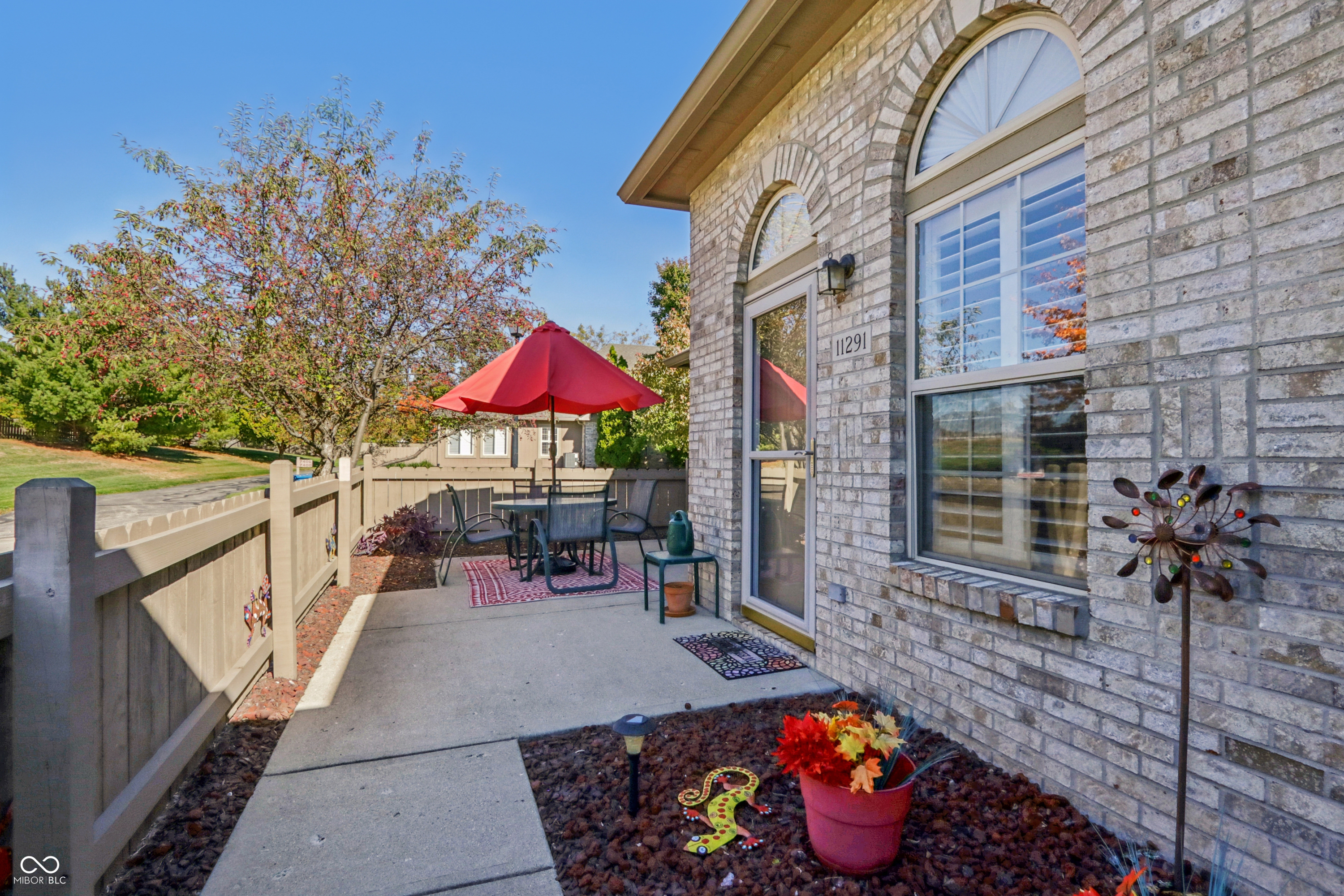 11291 Courtyard Way Fishers, IN 46038 - Photo 2 of 47