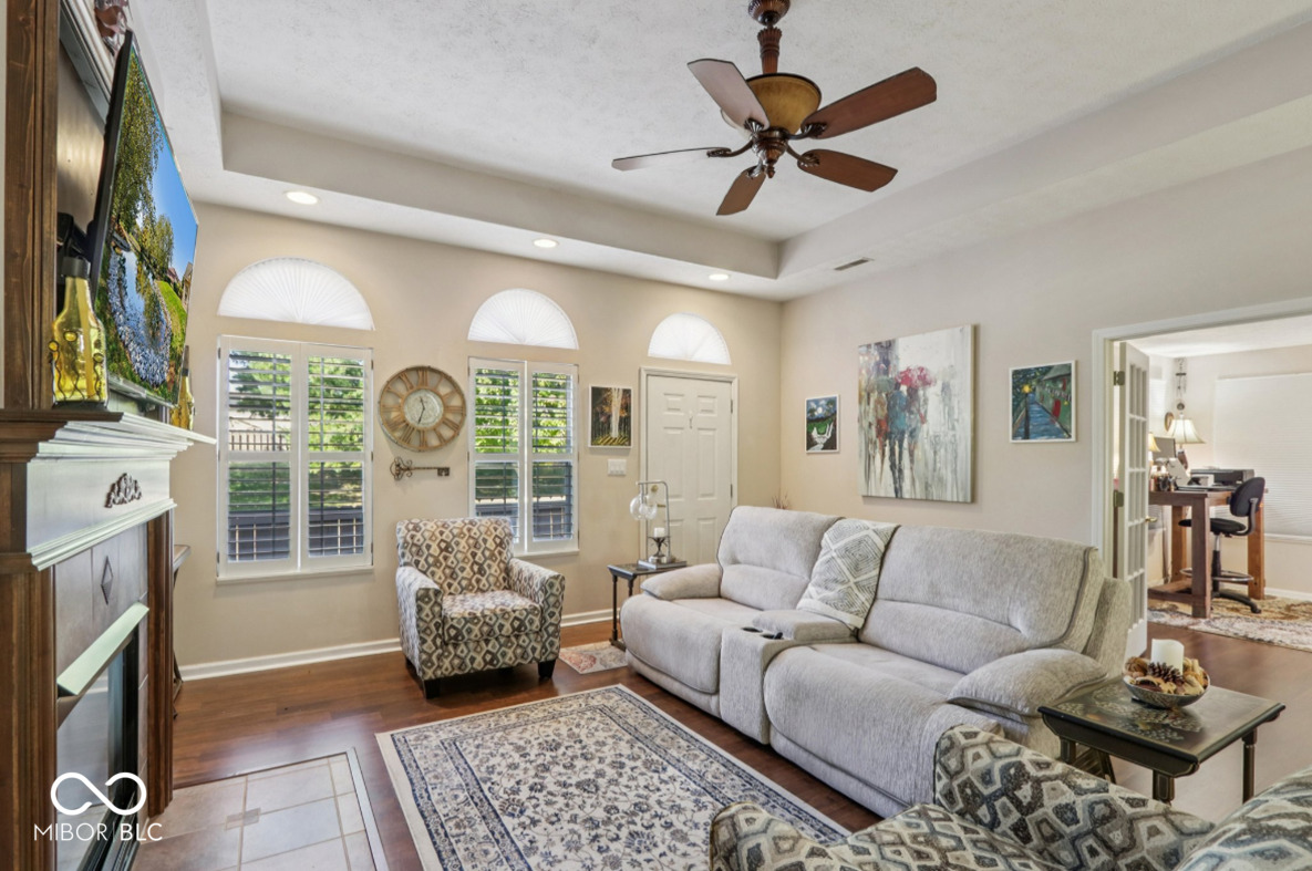 11291 Courtyard Way Fishers, IN 46038 - Photo 7 of 47