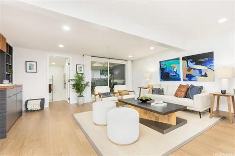 $1,790,000 | 2846 Lowrey Avenue, Honolulu, HI 96822