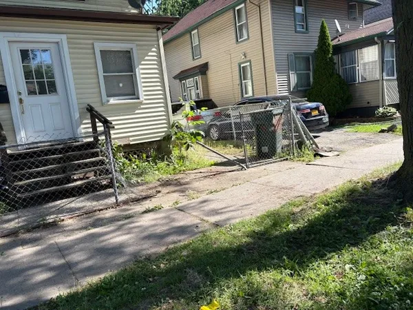 $75,000 | 256 Ave D, Rochester, NY 14621