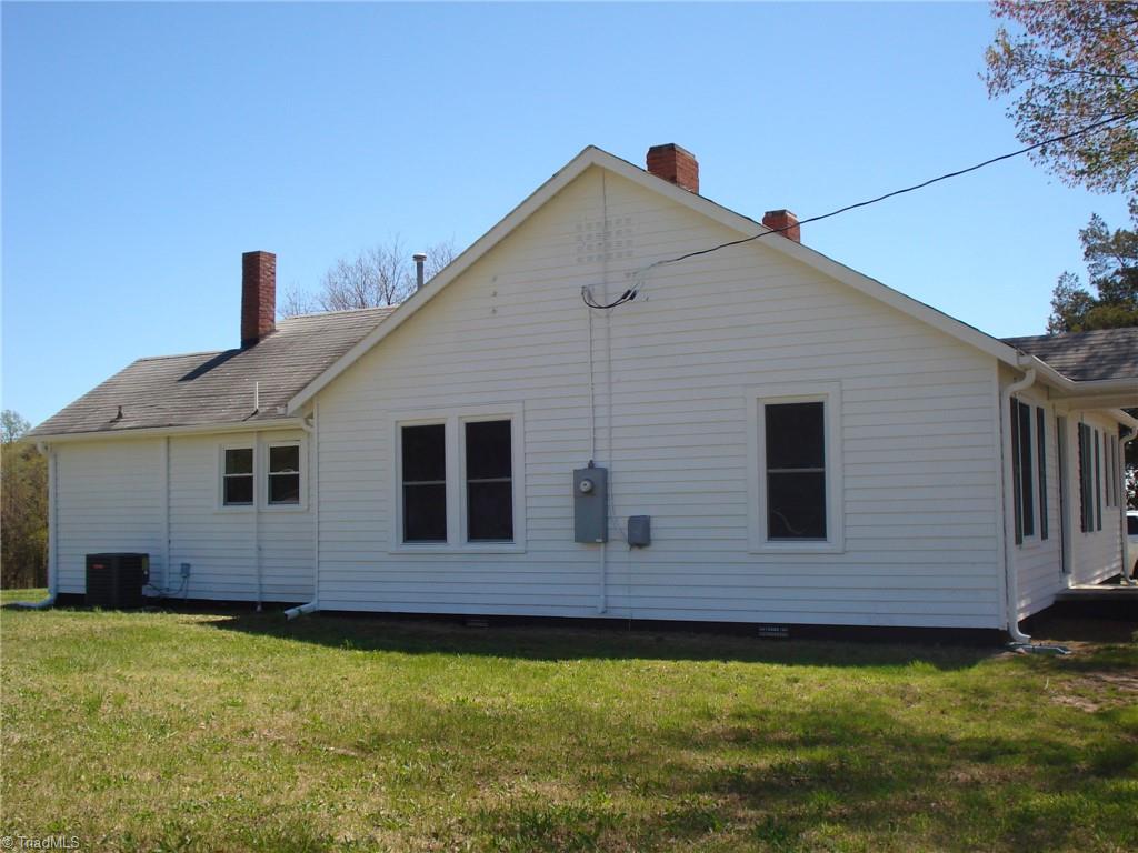 5618 Ridge Road Lexington, NC 27295 - Photo 5 of 31 Gallery Image 5