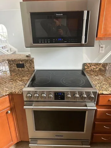 $2,500 | 1637 Southeast Pomeroy Street, Stuart, FL 34997