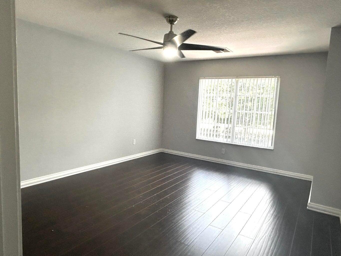 1637 Southeast Pomeroy Street Stuart, FL 34997 - Photo 8 of 21 20240805185906754770000000-o