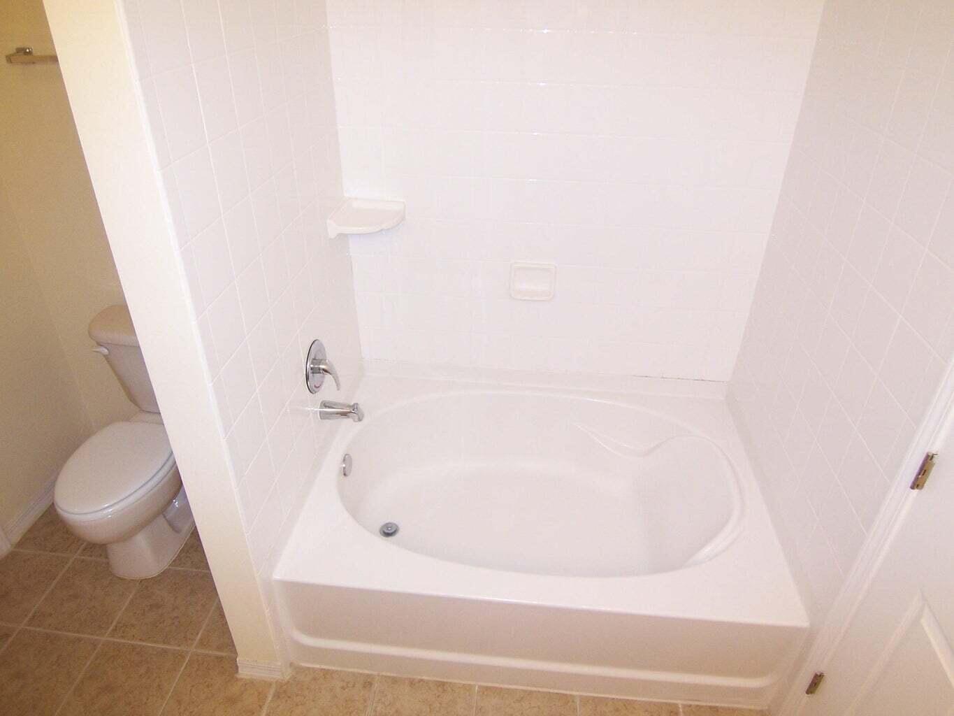 1637 Southeast Pomeroy Street Stuart, FL 34997 - Photo 10 of 21 20240604185142340176000000-o