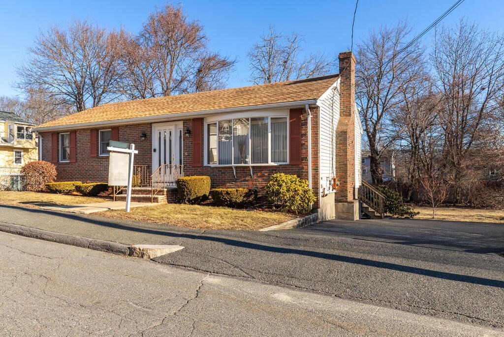 16 Rivers Lane Malden, MA 02148 - Photo 3 of 30 Gallery Image 3