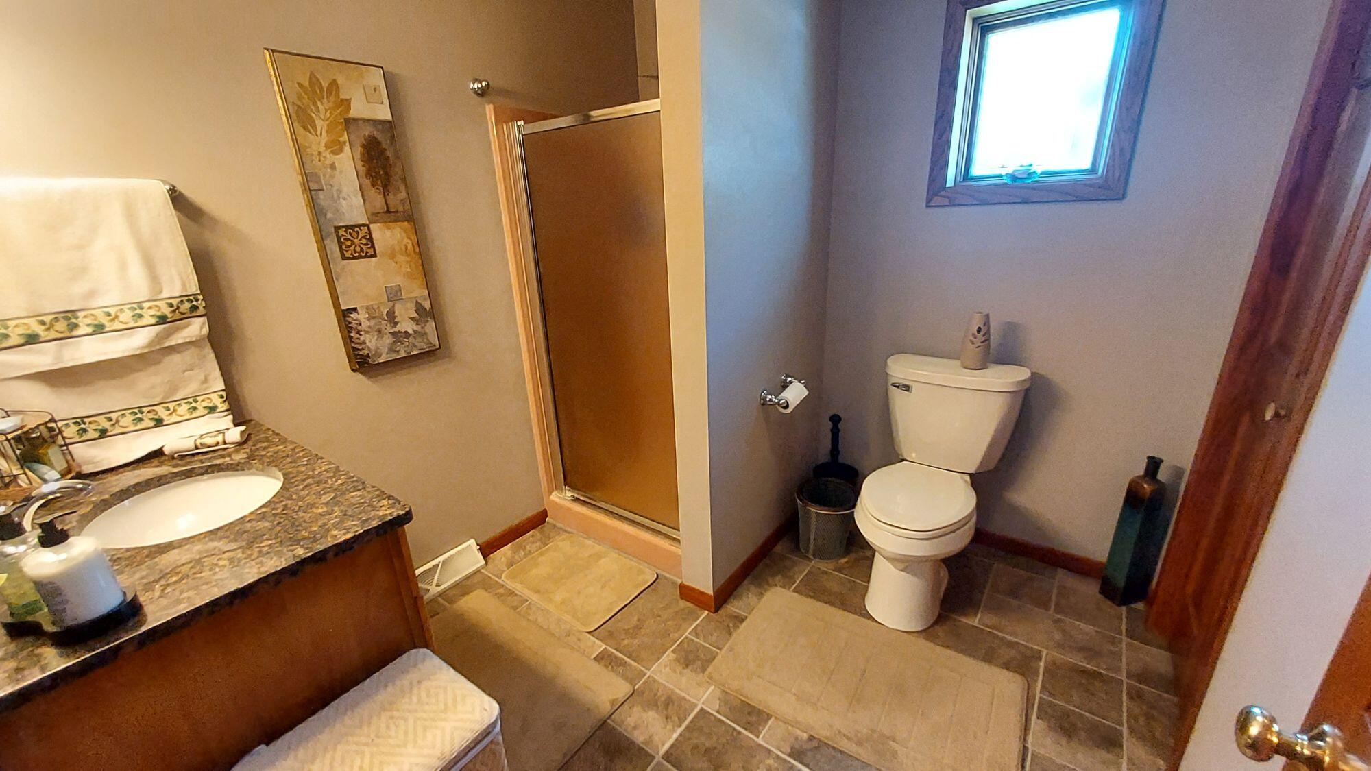 8404 South 68th Street Franklin, WI 53132 - Photo 31 of 48 Main Bath