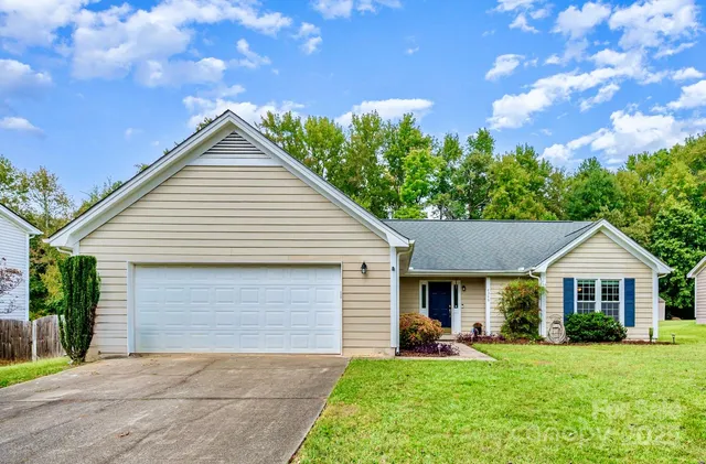 $370,000 | 4306 Wynborough Lane, Charlotte, NC 28269