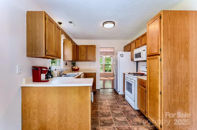 $370,000 | 4306 Wynborough Lane, Charlotte, NC 28269