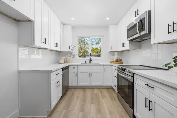 $469,900 | 2627 Stanford Avenue, Clovis, CA 93611