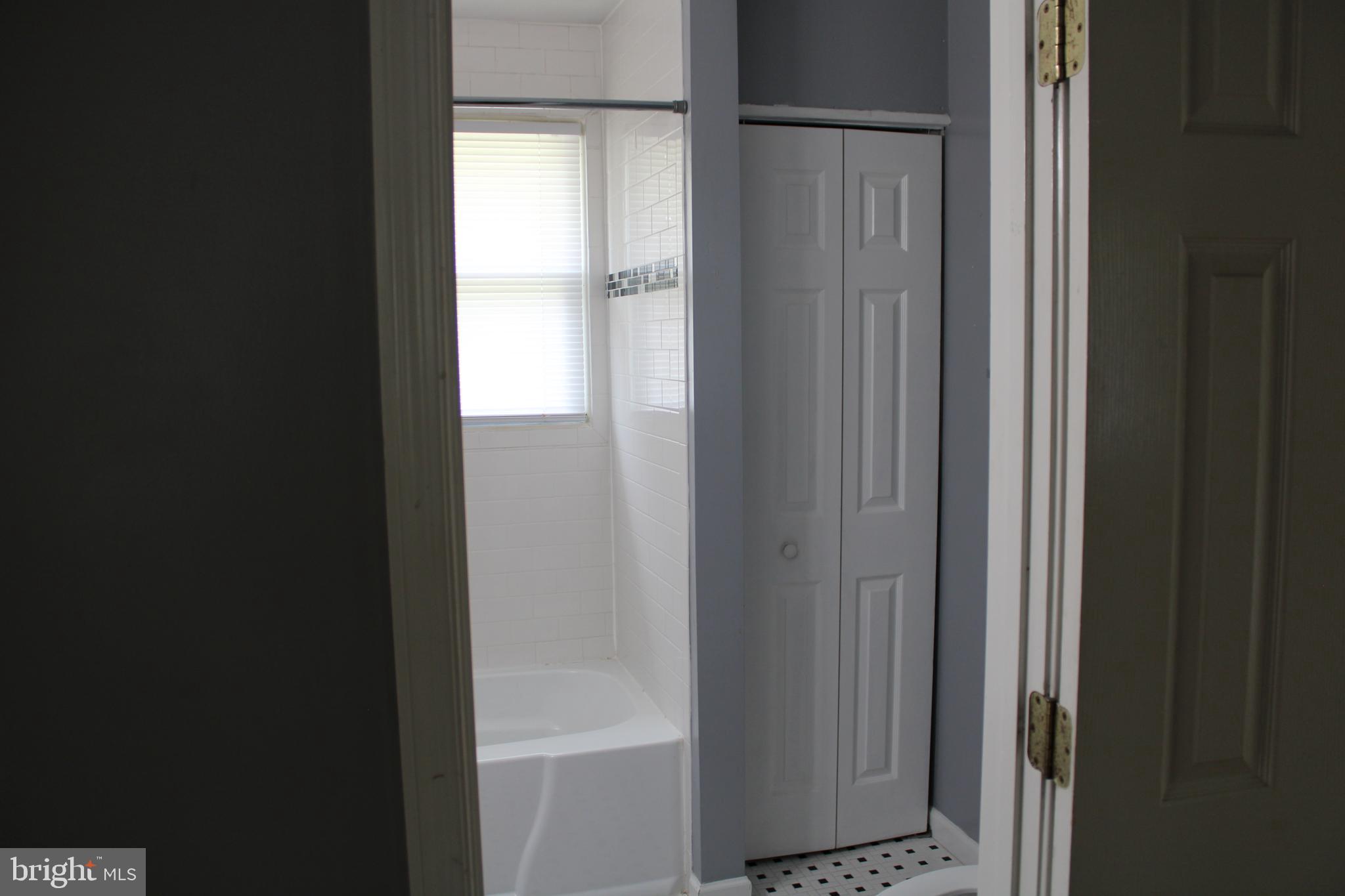 19115 Wayne Drive Triangle, VA 22172 - Photo 31 of 47 a bathroom with a bathtub