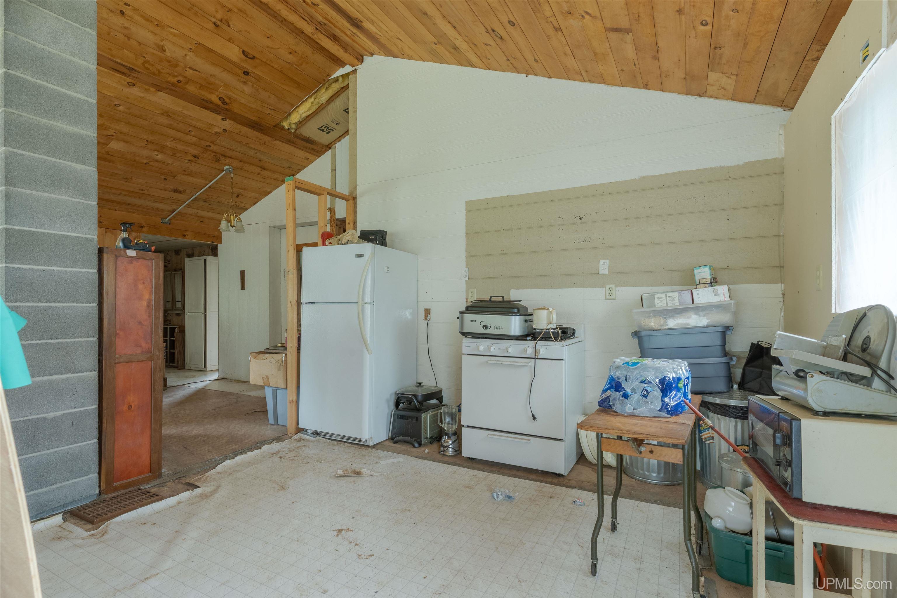 162 Section 6 Road Crystal Falls, MI 49920 - Photo 4 of 37